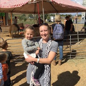 Meet your Posher, Danielle