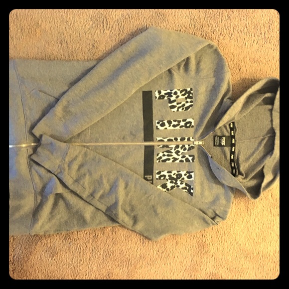 hOLD🔴 zip up hoodie