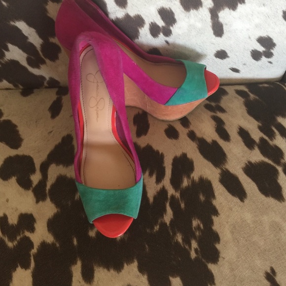 Fabulous platform wedge. - Picture 3 of 4