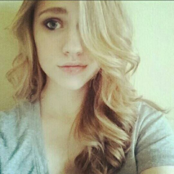 Meet your Posher, Julia - Picture 1 of 1