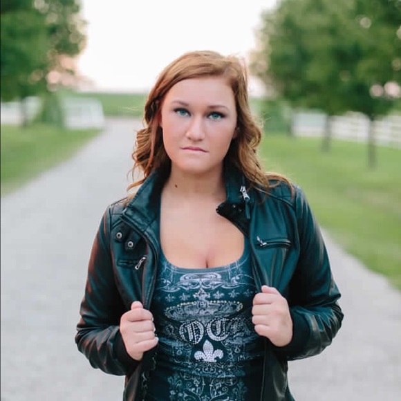 Meet your Posher, Kayla - Picture 1 of 1