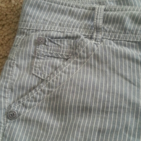 Shorts - Picture 2 of 3