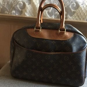Authentic deauville handbag louis vuitton