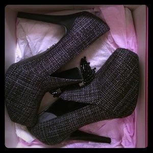 Vera Wang Platform shoes - worn once!