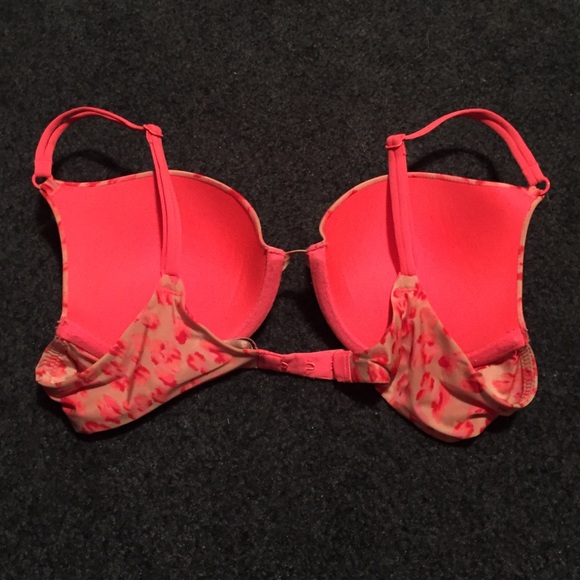 Victoria's Secret Push-up Bra - Picture 2 of 3