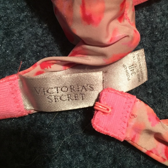 Victoria's Secret Push-up Bra - Picture 3 of 3