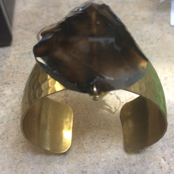 Stone cuff
