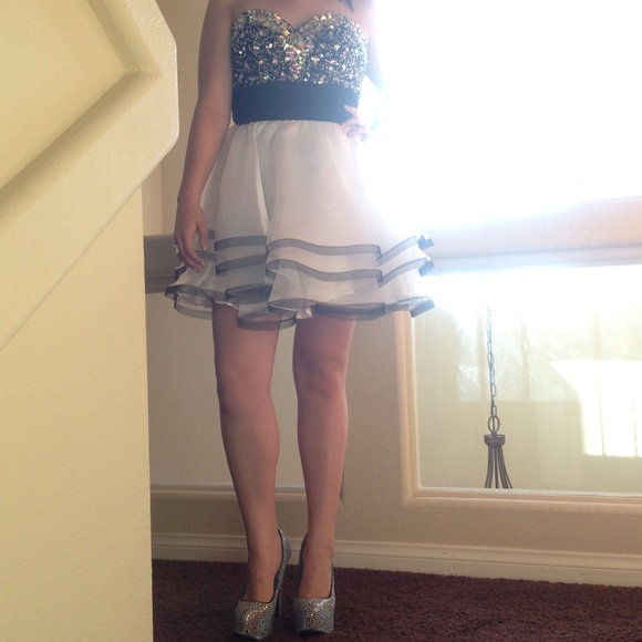 Dresses & Skirts - Black and white party dress