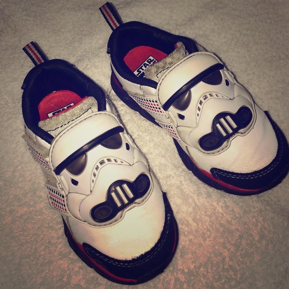 Toddler boys light up stormtrooper sneakers