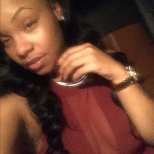 Meet your Posher, Nia