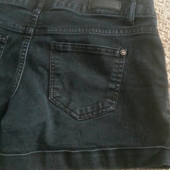 Shorts - Picture 2 of 3