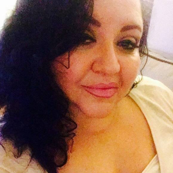 Meet your Posher, Julie - Picture 1 of 1