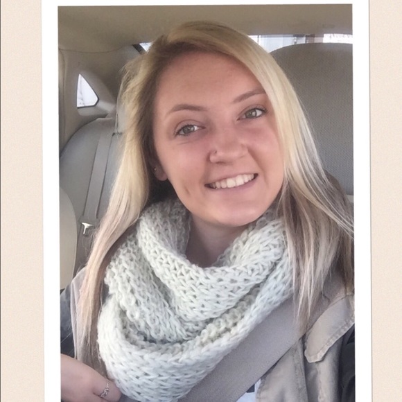 Meet your Posher, Renee - Picture 1 of 1