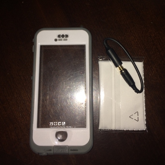 Life proof IPhone 5/5s