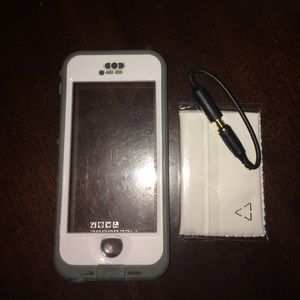 Life proof IPhone 5/5s