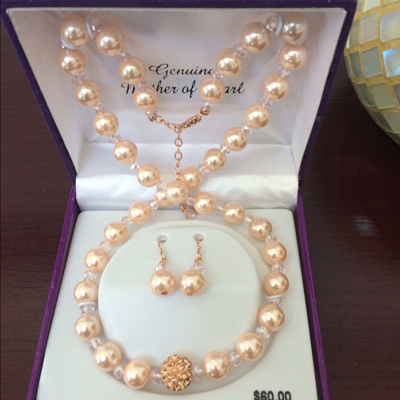Jewelry - 🎉HP Rose Gold Mother of Pearl Necklace & Earrings