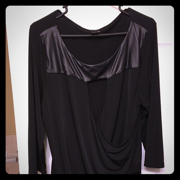 Torrid Key Hole 3/4 sleeve shirt