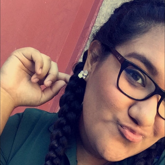 Meet your Posher, Ana