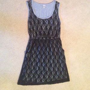 Vanity lace dress with pockets