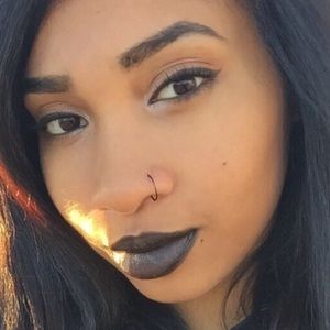 Meet your Posher, Chanelle