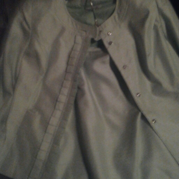 Suit - Picture 2 of 4