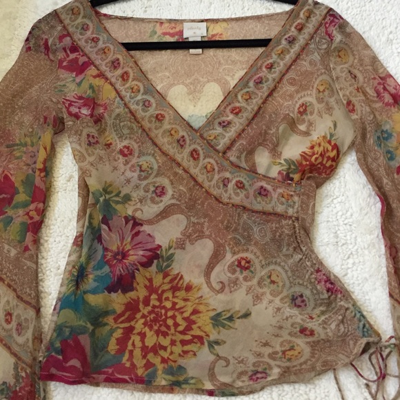 Beautiful blouse - Picture 4 of 4