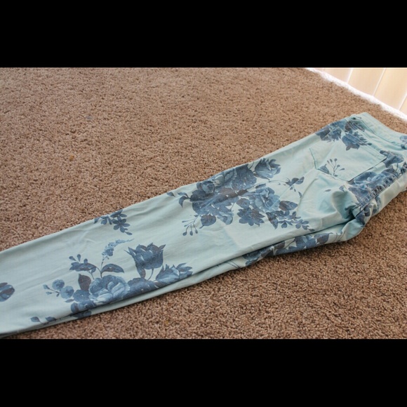 Soft Floral Jeans