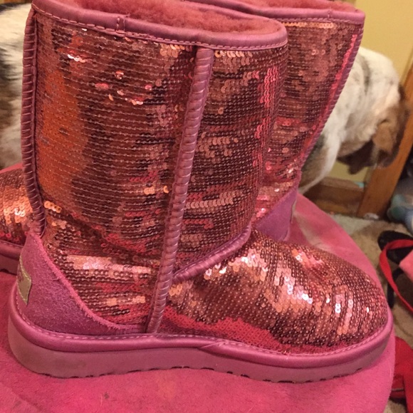 Pink UGG - Picture 2 of 4