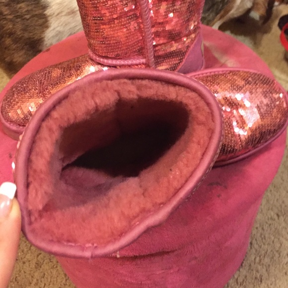 Pink UGG - Picture 3 of 4