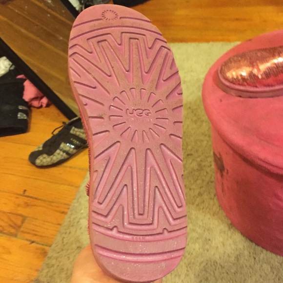 Pink UGG - Picture 4 of 4