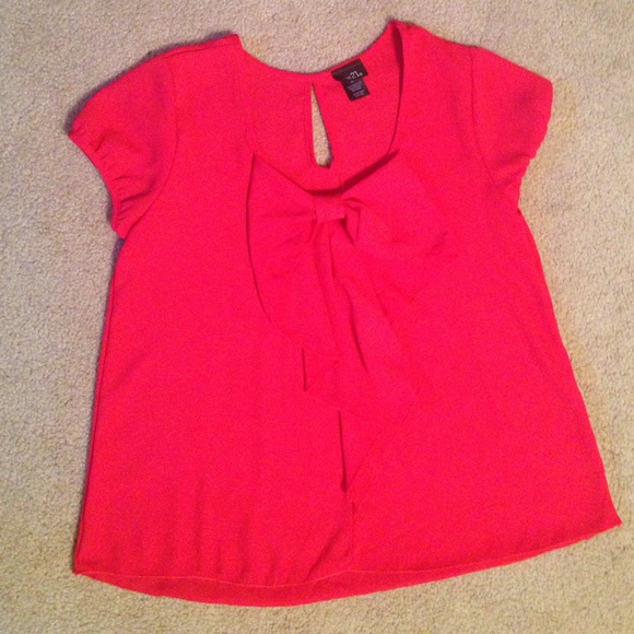 Rue 21 bow top