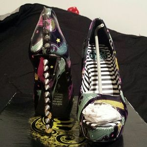 Open toed high heel shoes