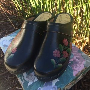 Skane Toffeln Handpainted Swedish Clogs