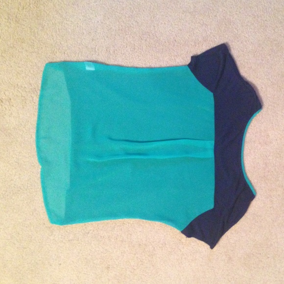 So chiffon back - Picture 2 of 2