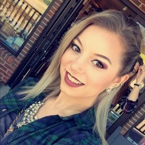 Meet your Posher, Courtney