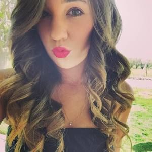 Meet your Posher, Monique