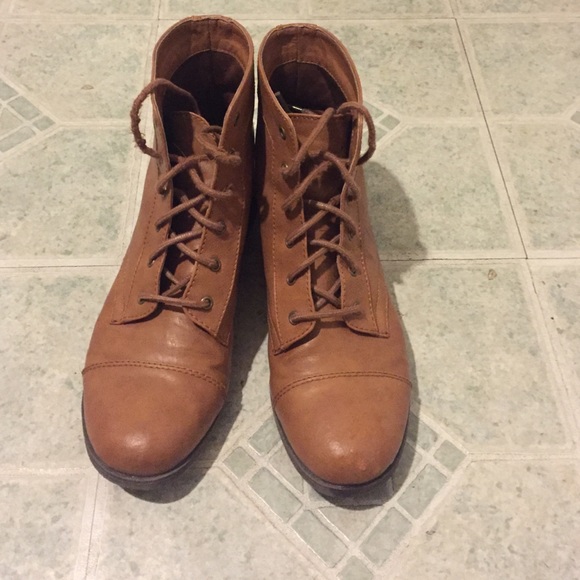 Tan/Brown Boots