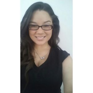 Meet your Posher, Debbie