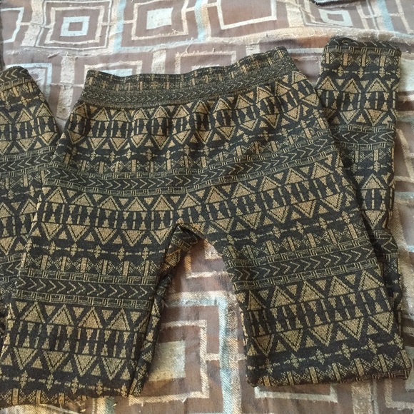 Cute Tribal gold and black leggings