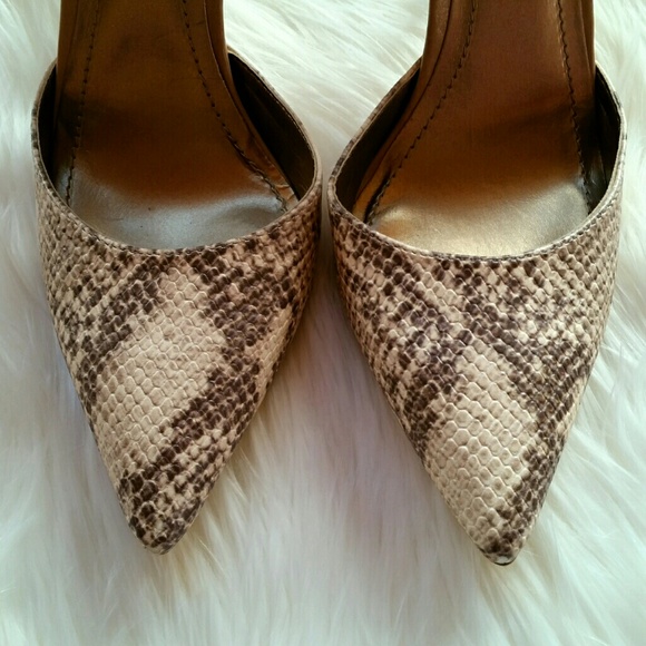 SOLD in bundle BCBGeneration Dalby Pumps - Picture 2 of 4