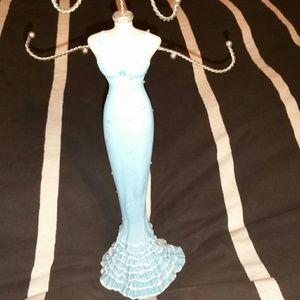 Body jewelry holder