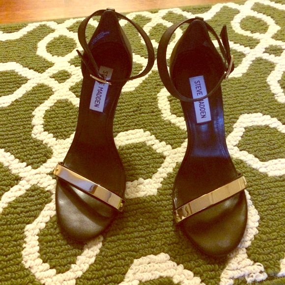 **MUST SELL TODAY** Steve Madden Heels