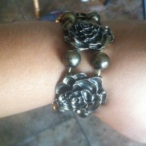 Gold rose bracelet