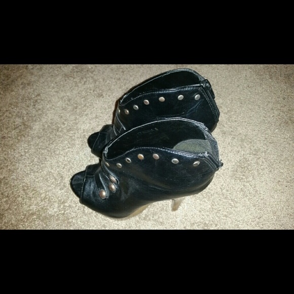 Black heels