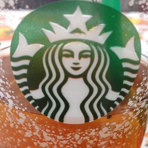 Meet your Posher, Amparo