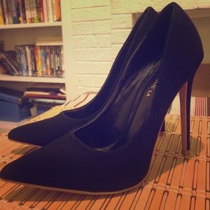 Black pointy heels