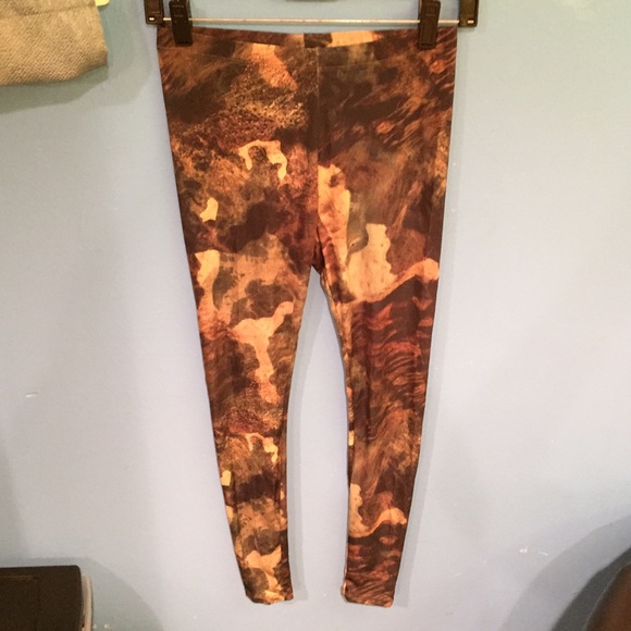NWOT Camouflage leggings