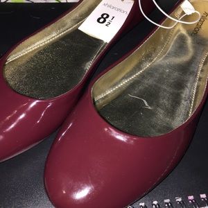 BRAND NEW Deep Burgundy colored Flats