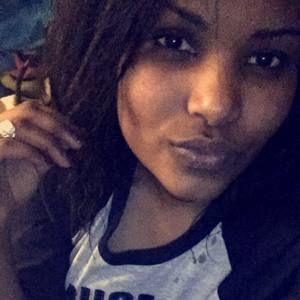 Meet your Posher, Yasmine