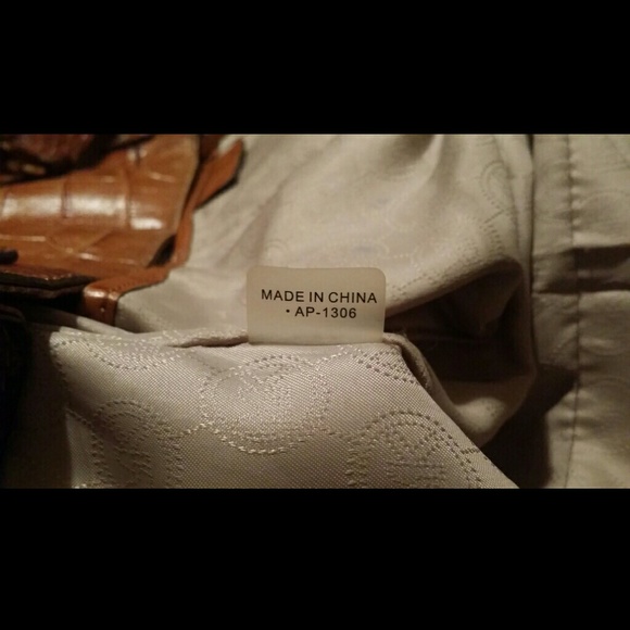 Michael Kors Bag - Picture 3 of 4